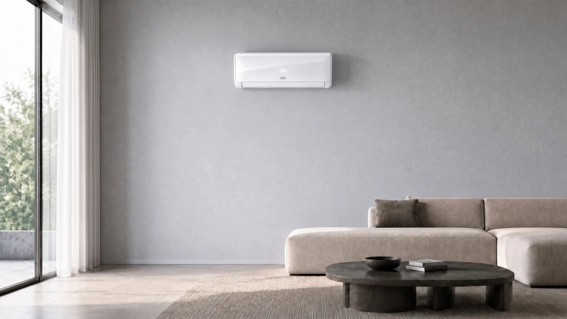 Argo airco aan de muur van een rustige, lichte woonkamer